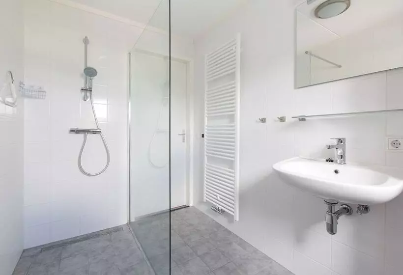 Hotelli Recreatiepark Tusken De Marren