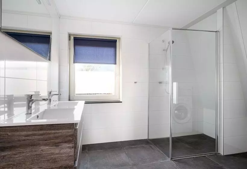 Hotelli Recreatiepark Tusken De Marren