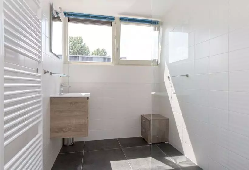 Hotelli Recreatiepark Tusken De Marren