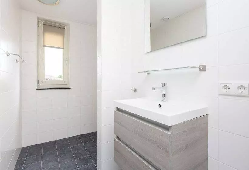 Hotelli Recreatiepark Tusken De Marren