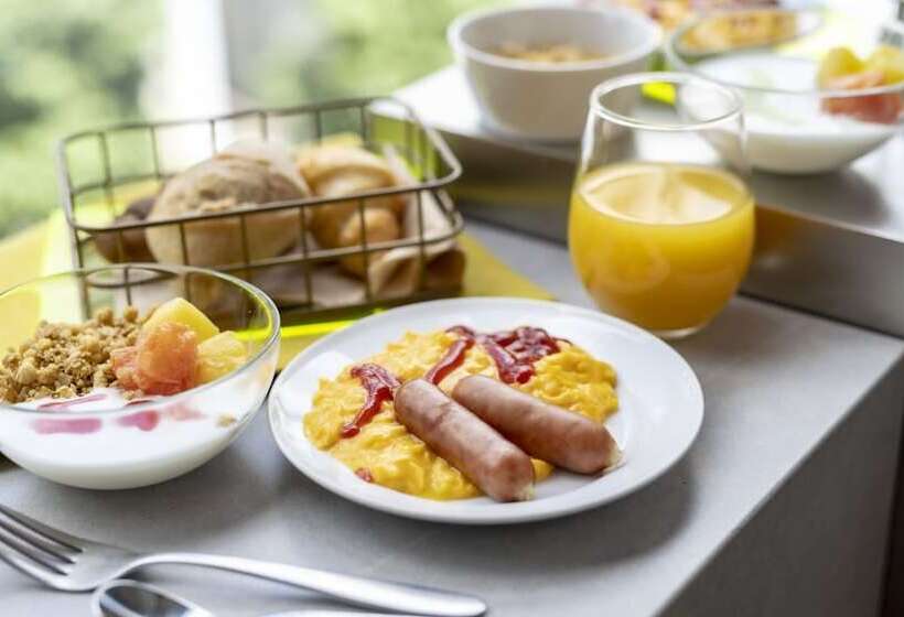 Отель The Millennials Shibuya