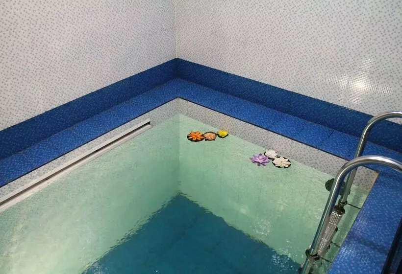 ホテル Variant