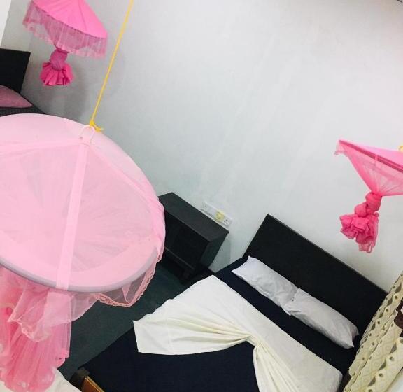 ペンション Bathiya Tourist Guest Anuradhapura