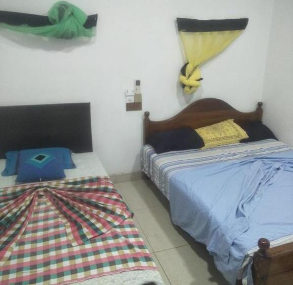 ペンション Bathiya Tourist Guest Anuradhapura