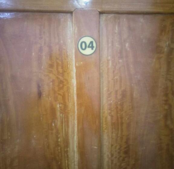 ペンション Bathiya Tourist Guest Anuradhapura