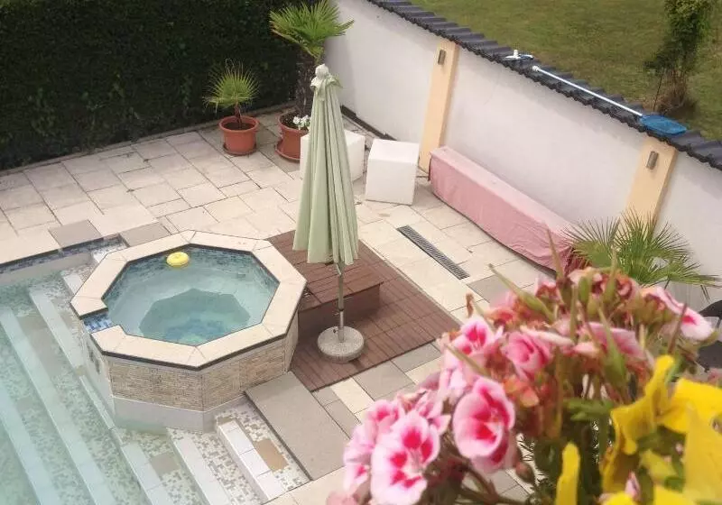 Majatalo Gästehaus Tante Tienchen 7 Minuten Zu Fuss Zum Europa Park , Plus Kostenloses Parkplatzticket Rulant