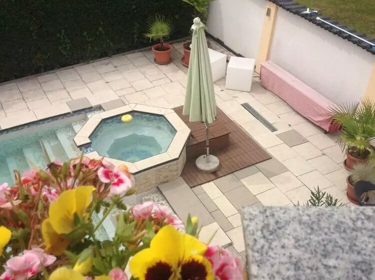 Majatalo Gästehaus Tante Tienchen 7 Minuten Zu Fuss Zum Europa Park , Plus Kostenloses Parkplatzticket Rulant