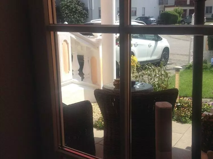 Majatalo Gästehaus Tante Tienchen 7 Minuten Zu Fuss Zum Europa Park , Plus Kostenloses Parkplatzticket Rulant