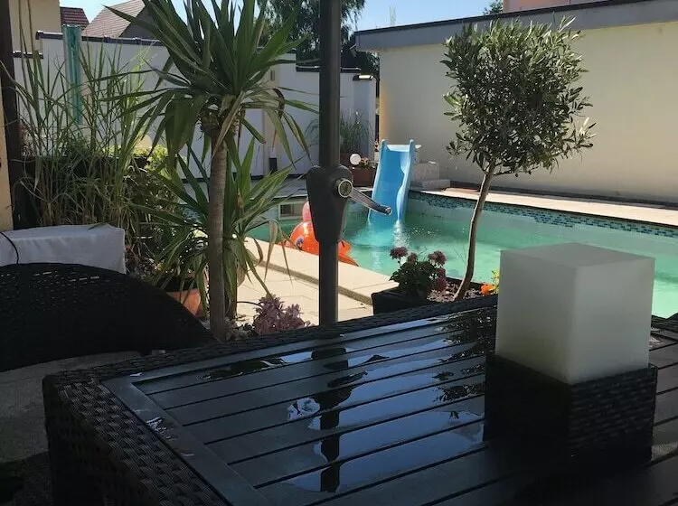 Majatalo Gästehaus Tante Tienchen 7 Minuten Zu Fuss Zum Europa Park , Plus Kostenloses Parkplatzticket Rulant