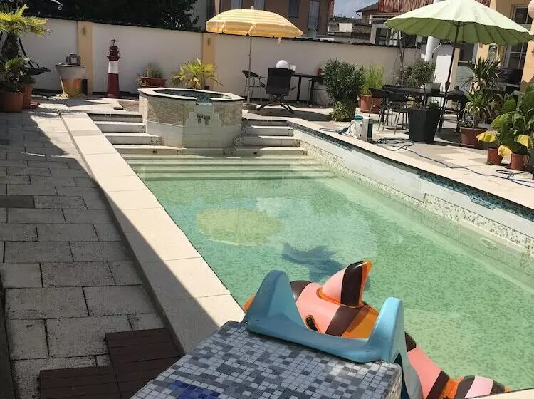 Majatalo Gästehaus Tante Tienchen 7 Minuten Zu Fuss Zum Europa Park , Plus Kostenloses Parkplatzticket Rulant