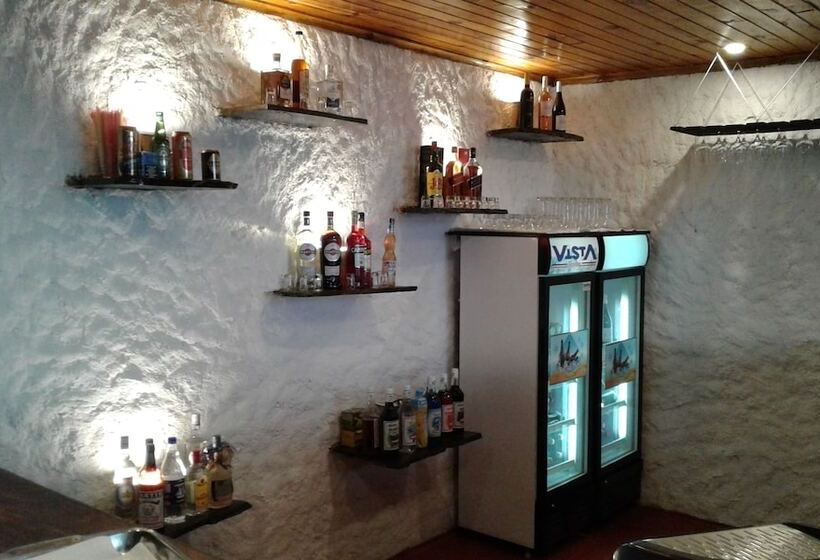 پانسیون Madagascar Resort Ambaro Beach