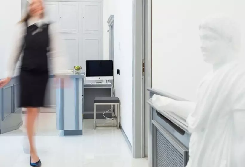 پانسیون Queen Palace Suites