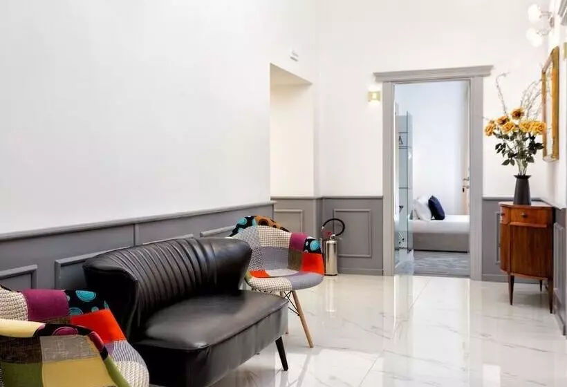 پانسیون Queen Palace Suites