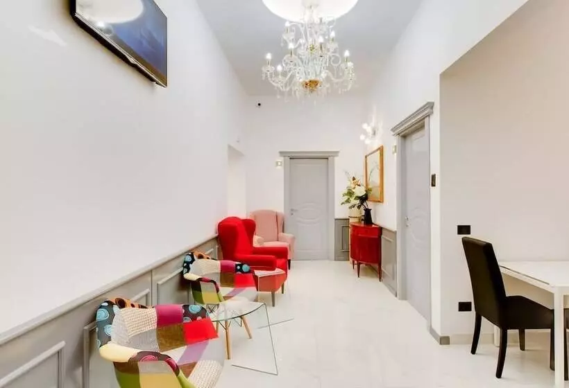 پانسیون Queen Palace Suites