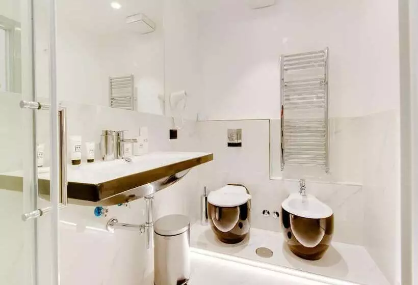 پانسیون Queen Palace Suites