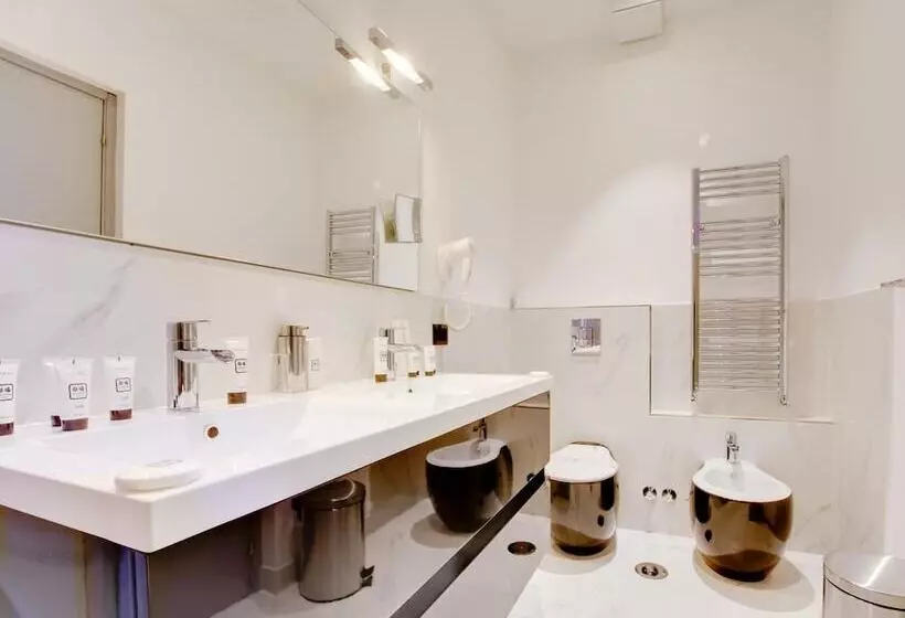 پانسیون Queen Palace Suites