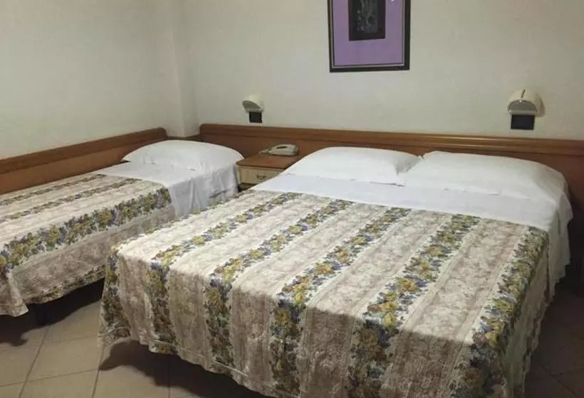 Hostelli Altamarea Residence & Family