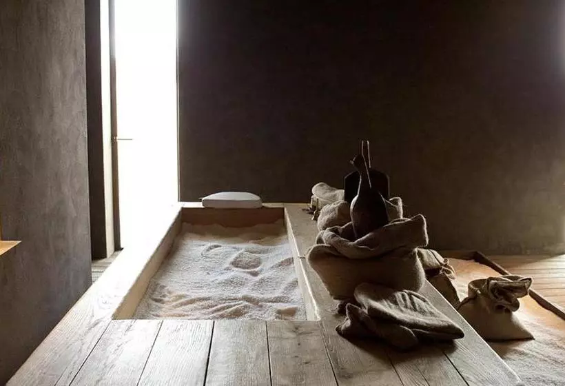 Hostelli Altamarea Residence & Family