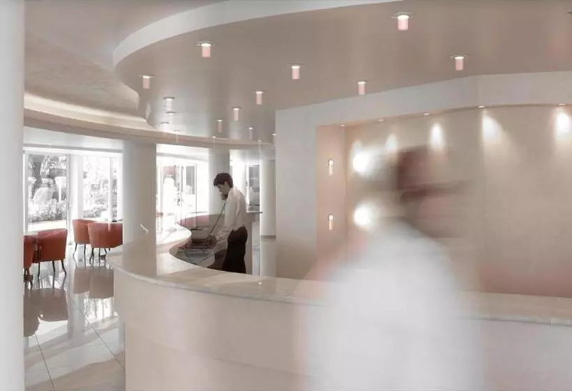 Hostelli Altamarea Residence & Family