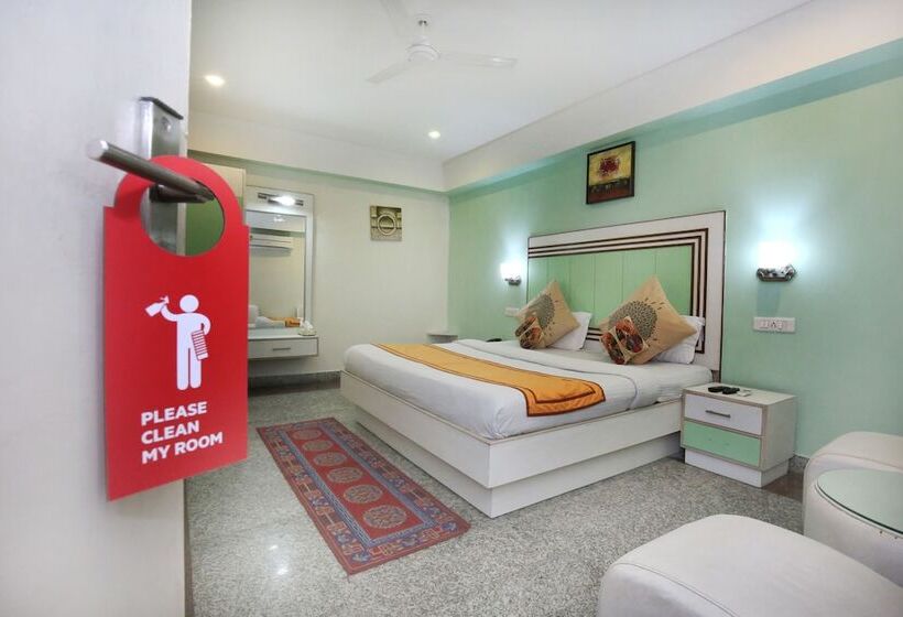 هتل Absolute Comfort By Oyo Rooms