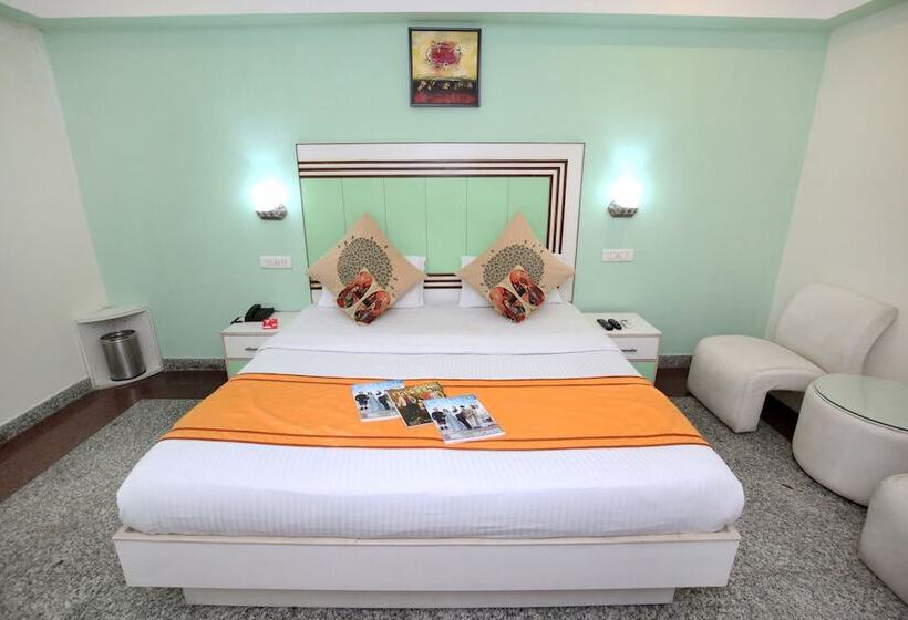 هتل Absolute Comfort By Oyo Rooms