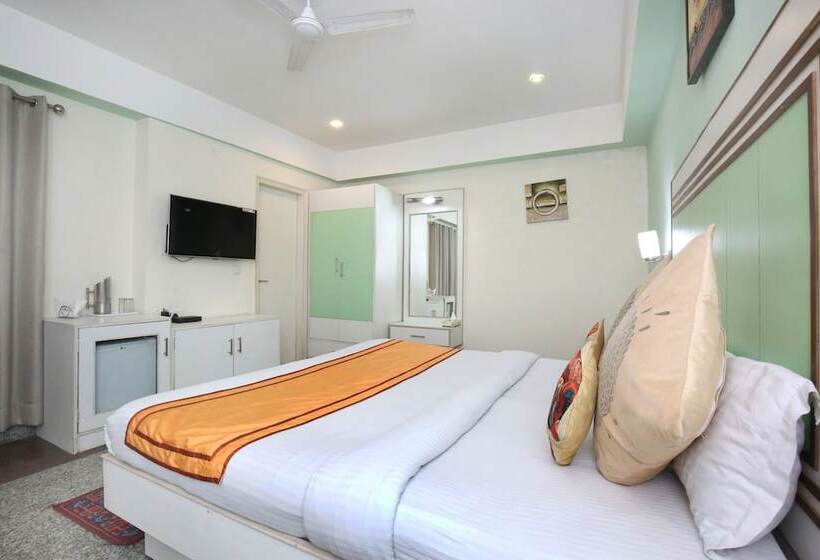 هتل Absolute Comfort By Oyo Rooms