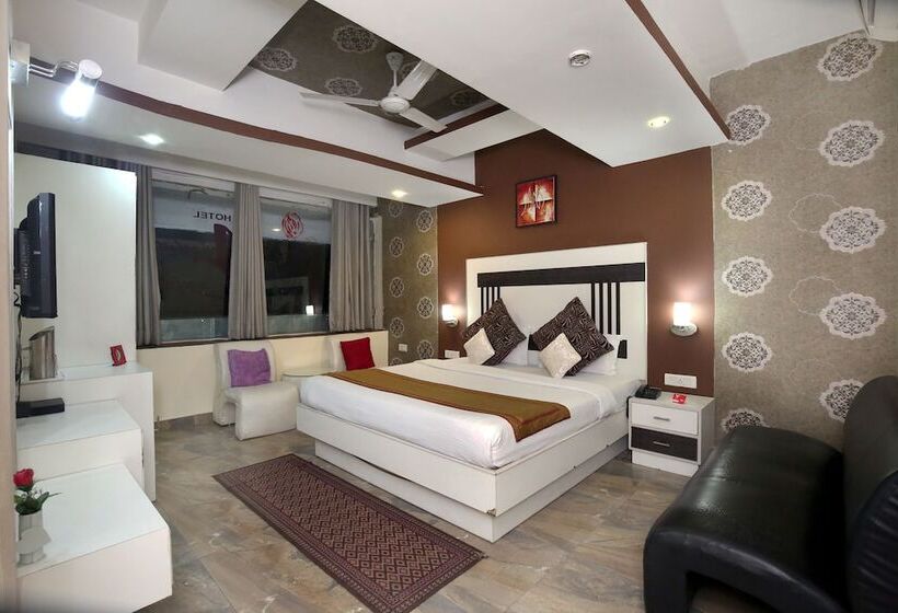 هتل Absolute Comfort By Oyo Rooms