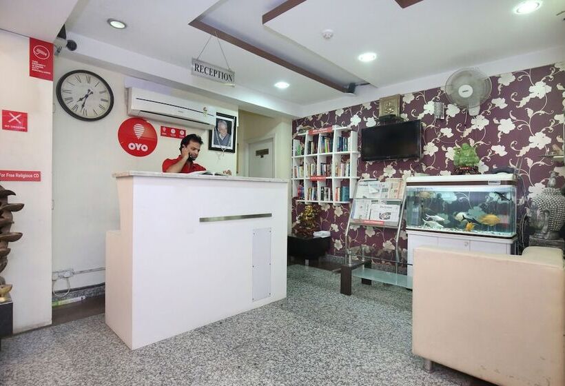 هتل Absolute Comfort By Oyo Rooms