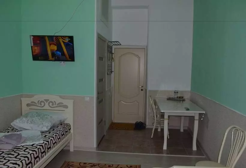 Mini Hotel Uyut On Prospekt Putina 8