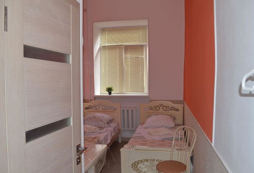 Mini Hotel Uyut On Prospekt Putina 8