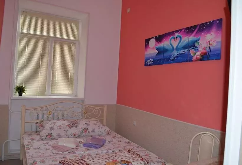 Mini Hotel Uyut On Prospekt Putina 8