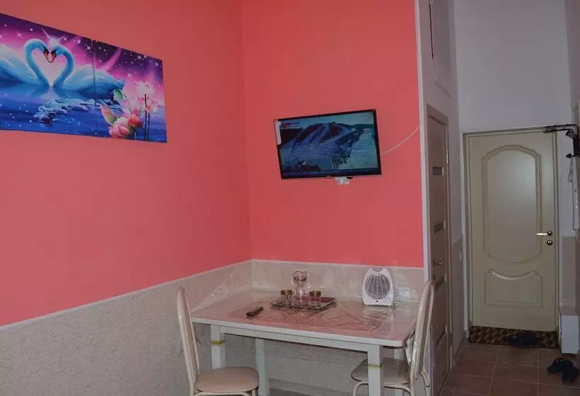 Mini Hotel Uyut On Prospekt Putina 8