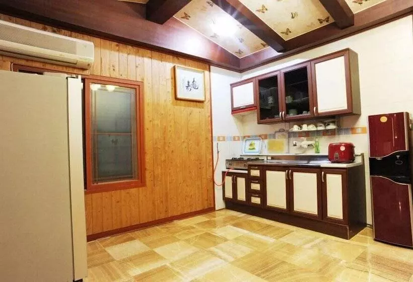 Palace In The Forest Pension