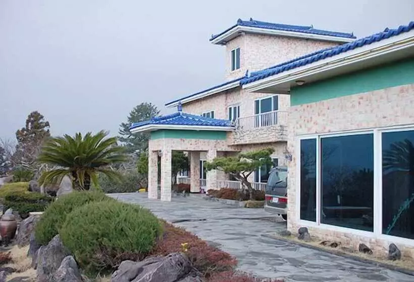 Palace In The Forest Pension