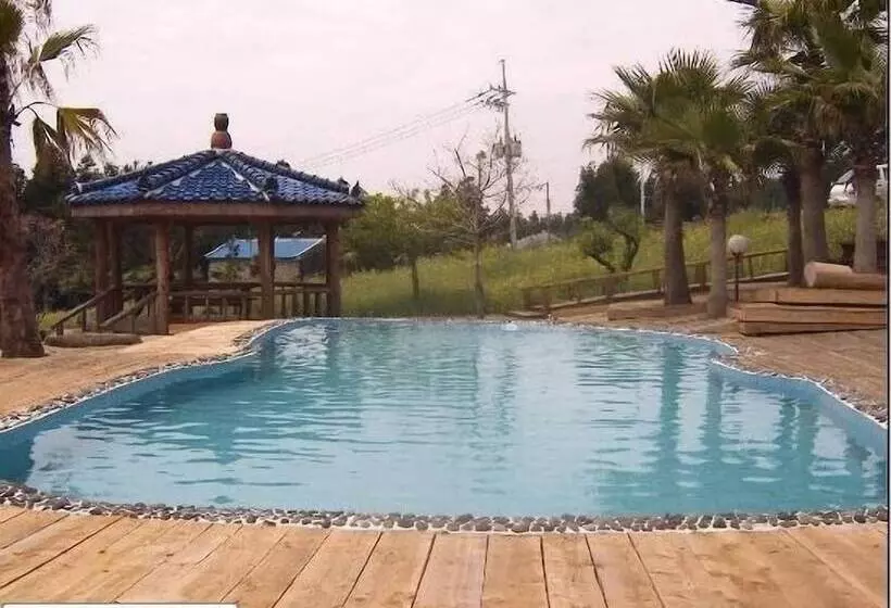 Palace In The Forest Pension