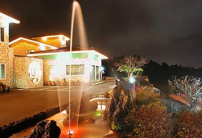 Palace In The Forest Pension