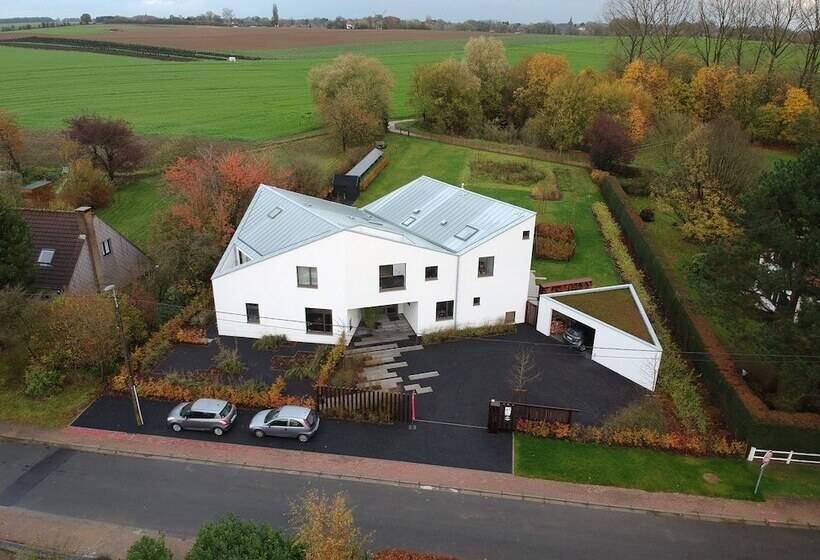 פנסיון Dimensions M