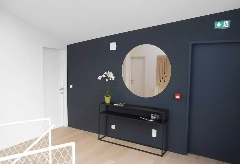 Majatalo Dimensions M