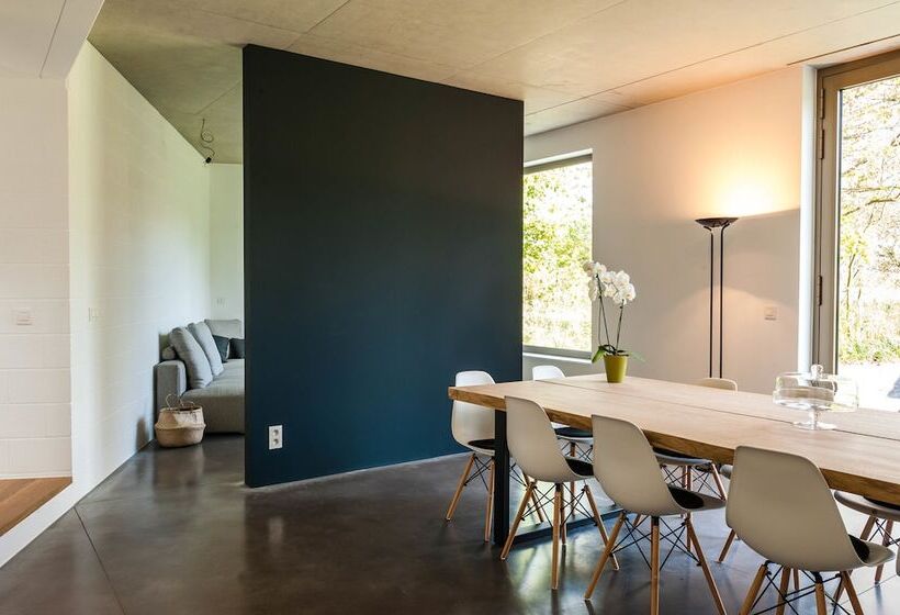 פנסיון Dimensions M