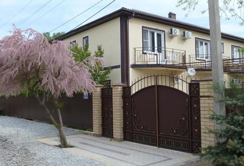 فندق Solnechiy Briz