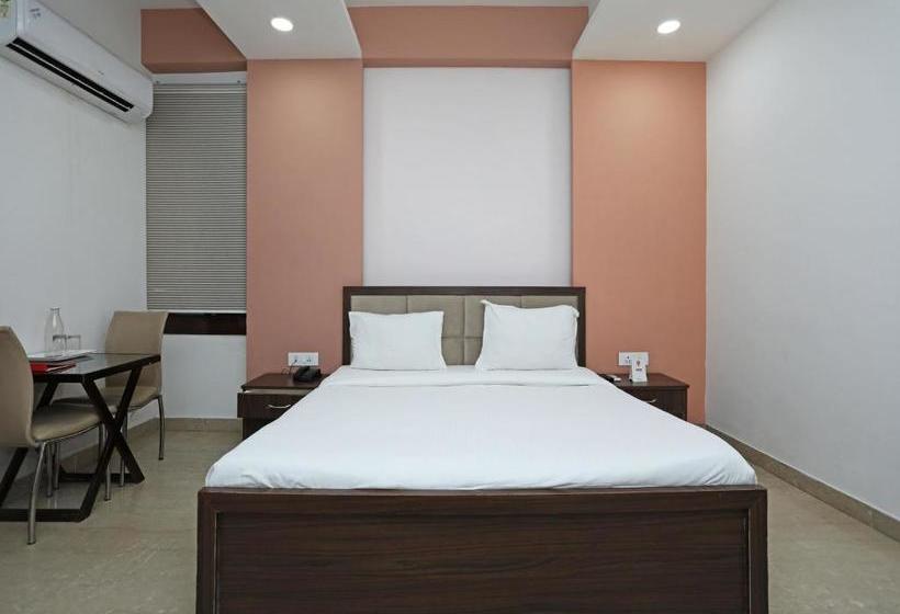 هتل Collection O 6261 Spice Mall