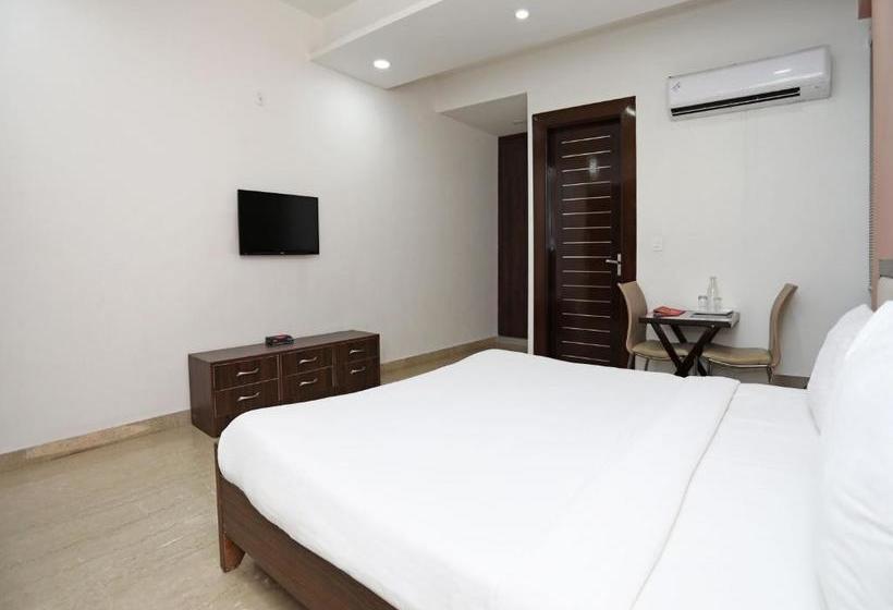 هتل Collection O 6261 Spice Mall