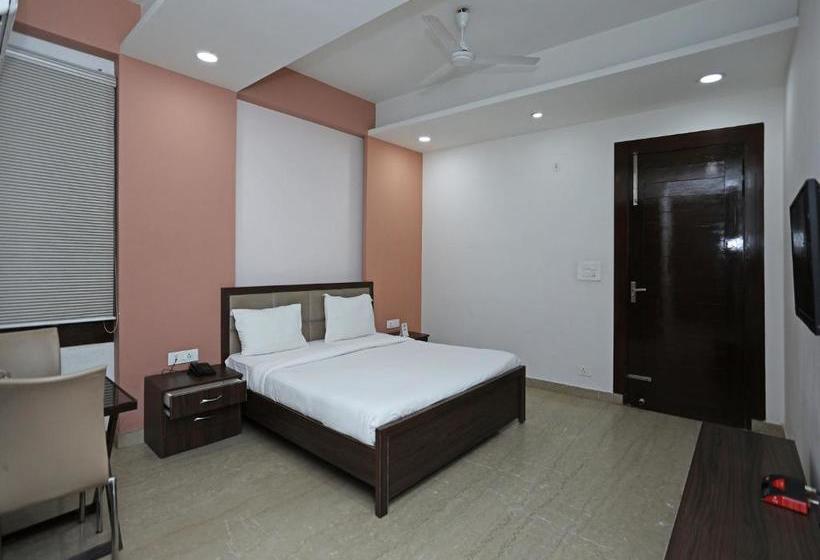 هتل Collection O 6261 Spice Mall