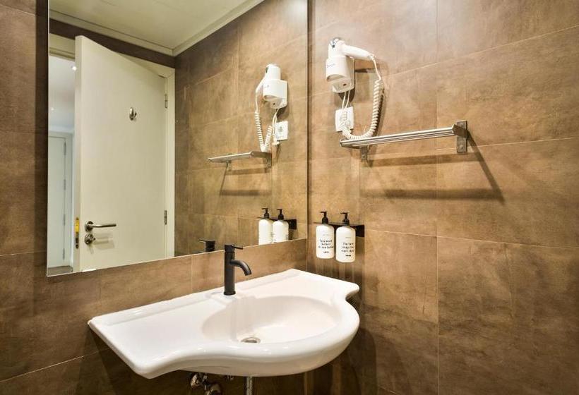 Uma Suites Barceloneta Beach