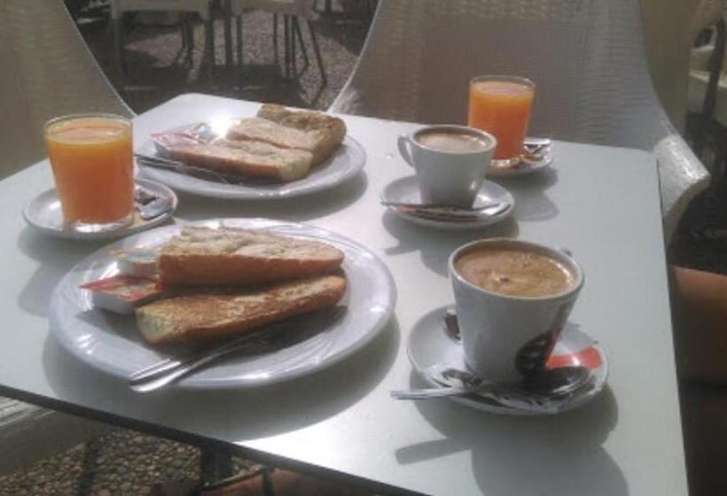 فندق Hostal San Miguel