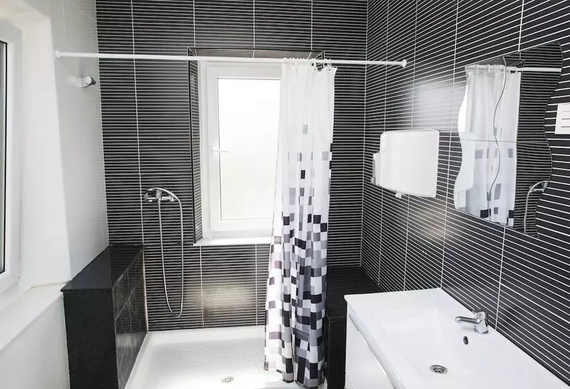 Retkeilymaja North Surfhouse