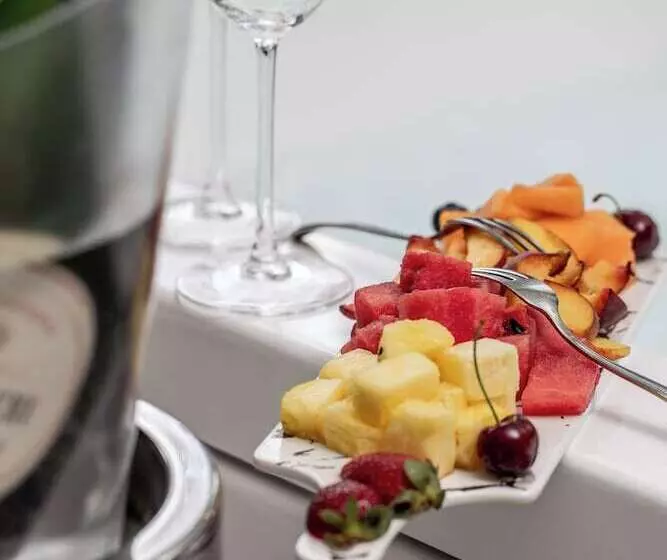 Hotelli Reggia Suite Spa