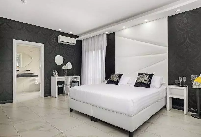 Hotelli Reggia Suite Spa