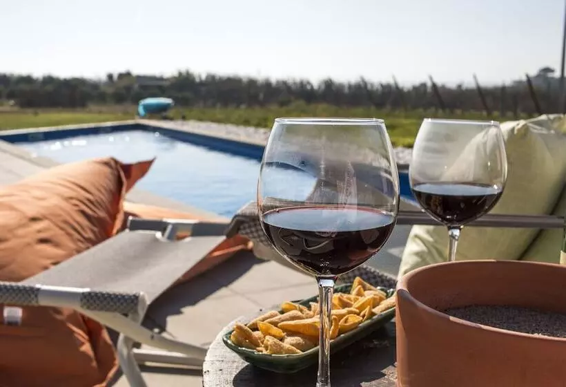 Hotel Rural Entre Vinhas & Mar