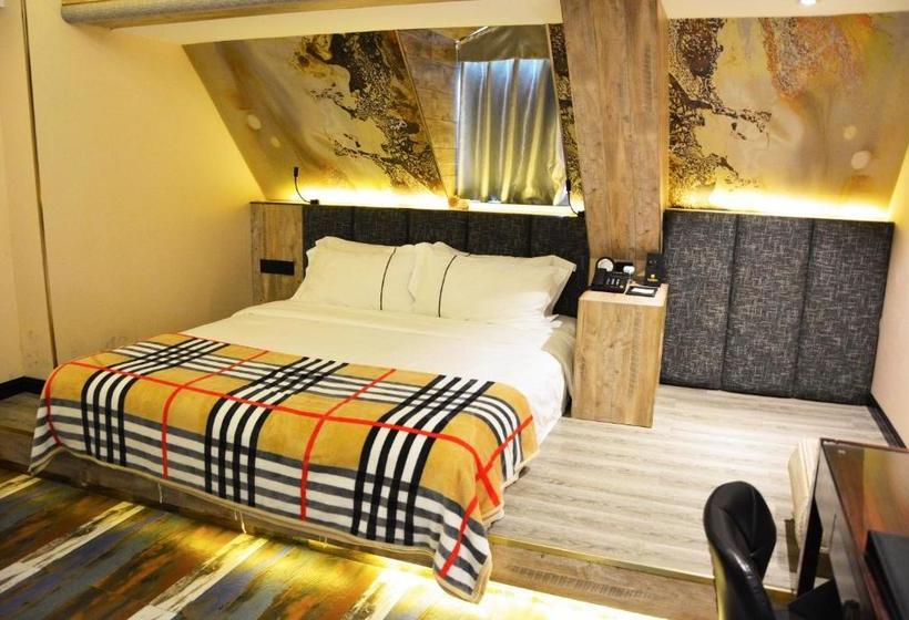 هتل Xinyi Art Suit